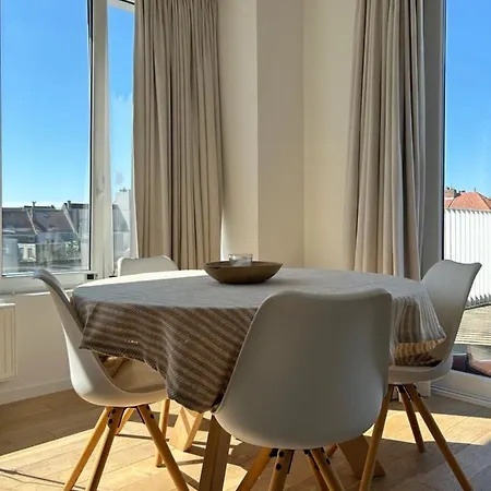 The Suncatcher Apartment *